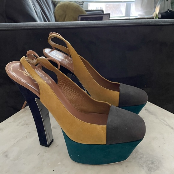 YSL size 9 suede platform tie up pumps - Picture 5 of 5